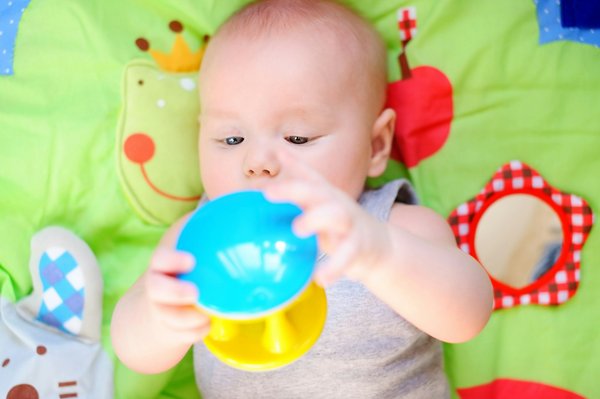 Jouet pour bébé : les meilleures options pour son éveil